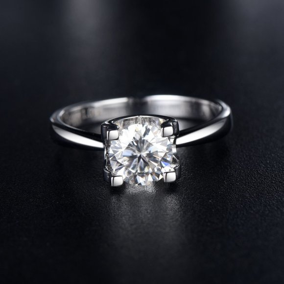 1 Carat Moissanite Solitaire Ring with 925 Sterling Silver Band - Picture 3 of 9